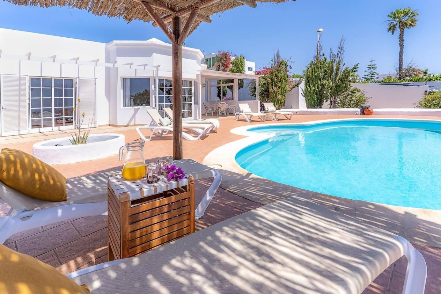 Amazing 3 Bedroom Ocean View With Pool Tias Exterior photo
