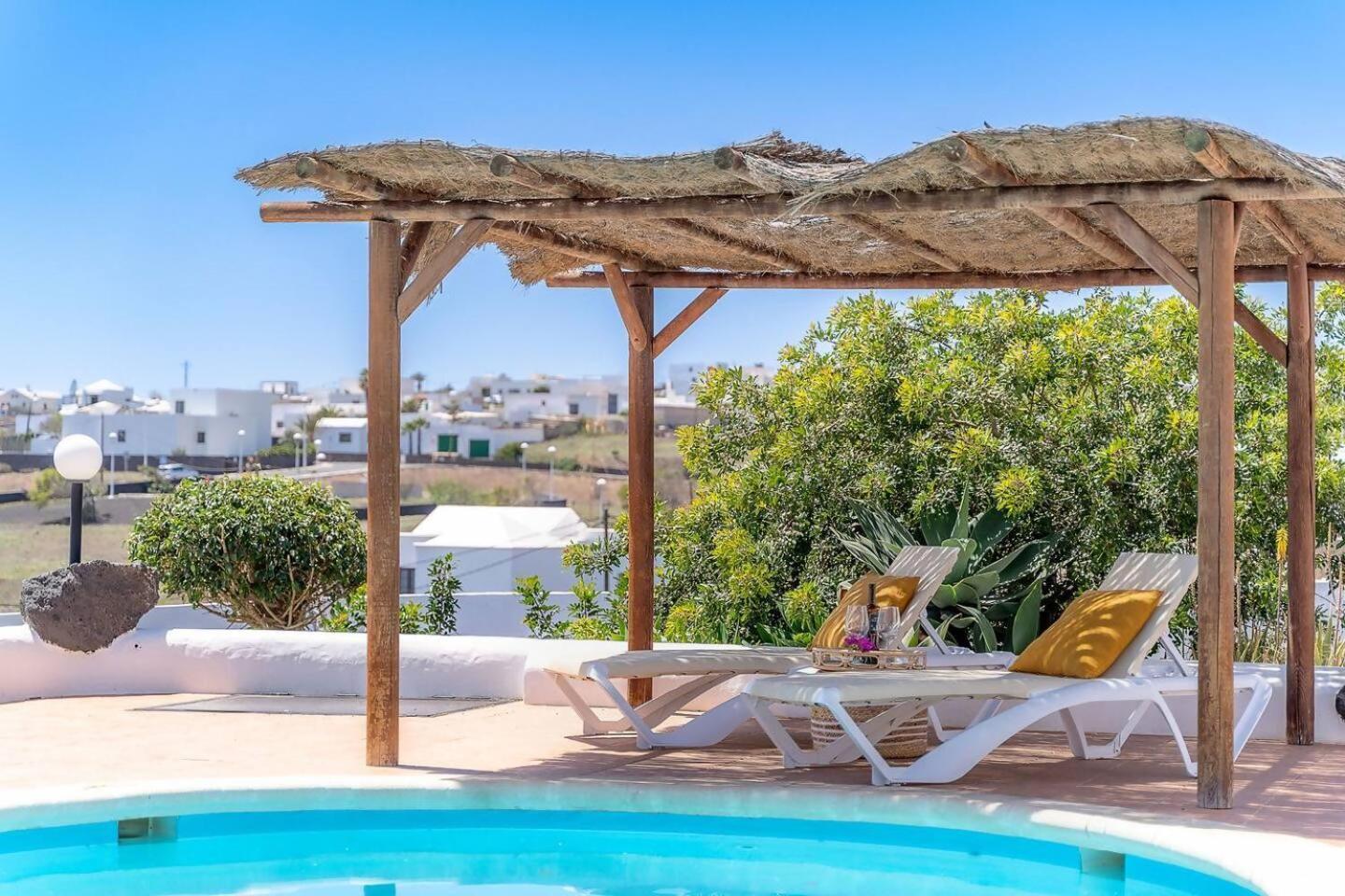 Amazing 3 Bedroom Ocean View With Pool Tias Exterior photo