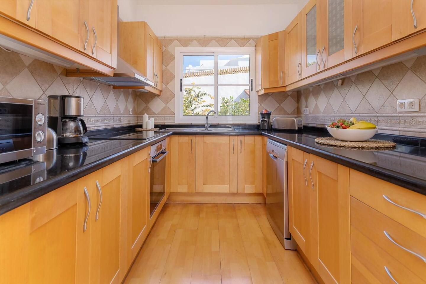 Amazing 3 Bedroom Ocean View With Pool Tias Exterior photo