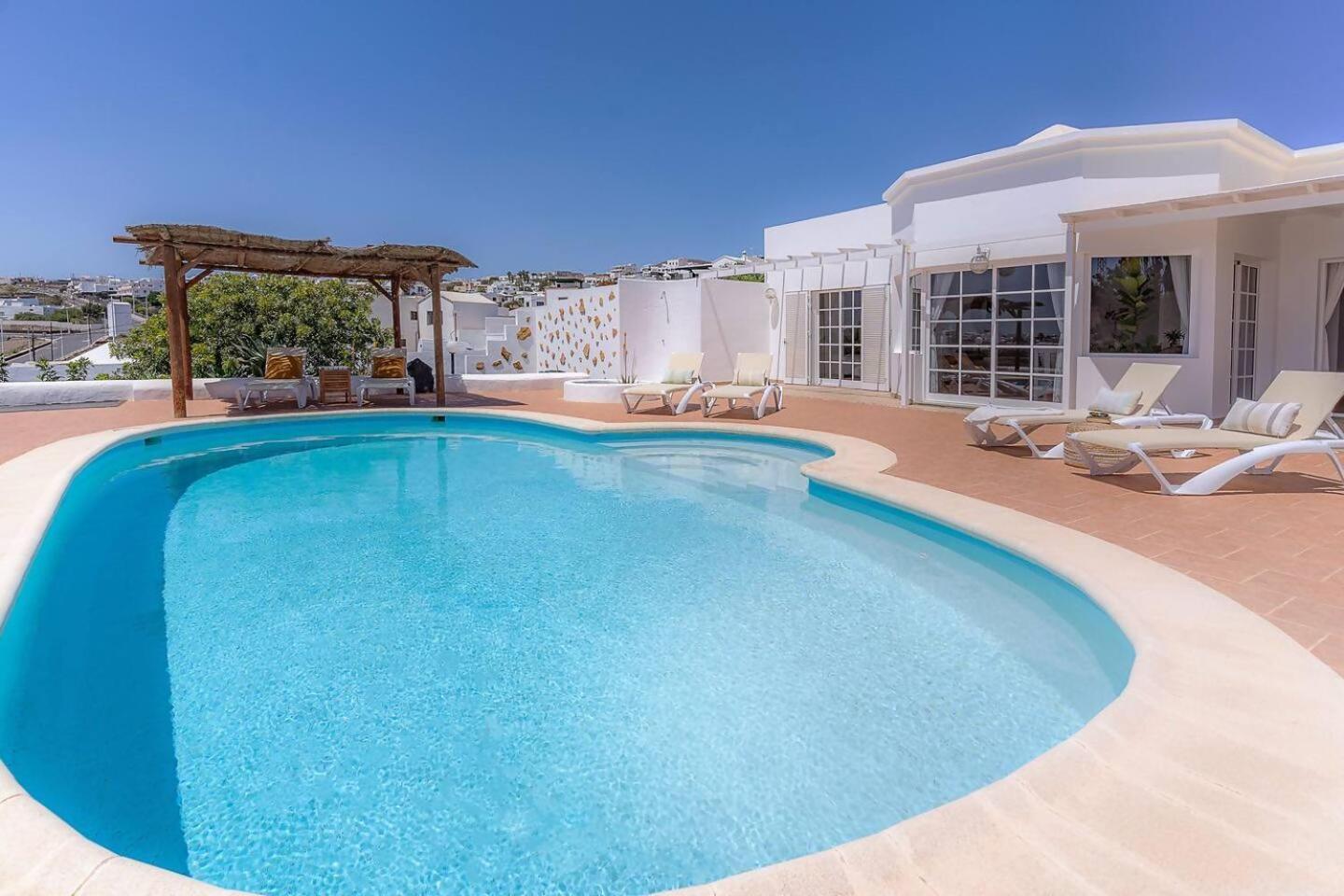 Amazing 3 Bedroom Ocean View With Pool Tias Exterior photo